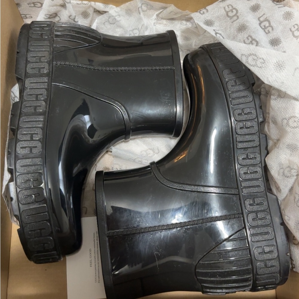 Ugg Rain boot size Women 7